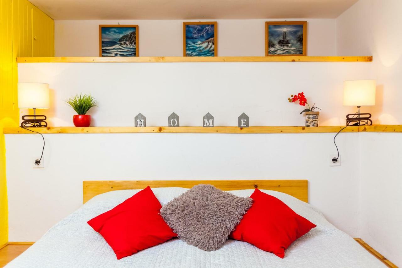 Apartments Dajna Vela Luka Bagian luar foto