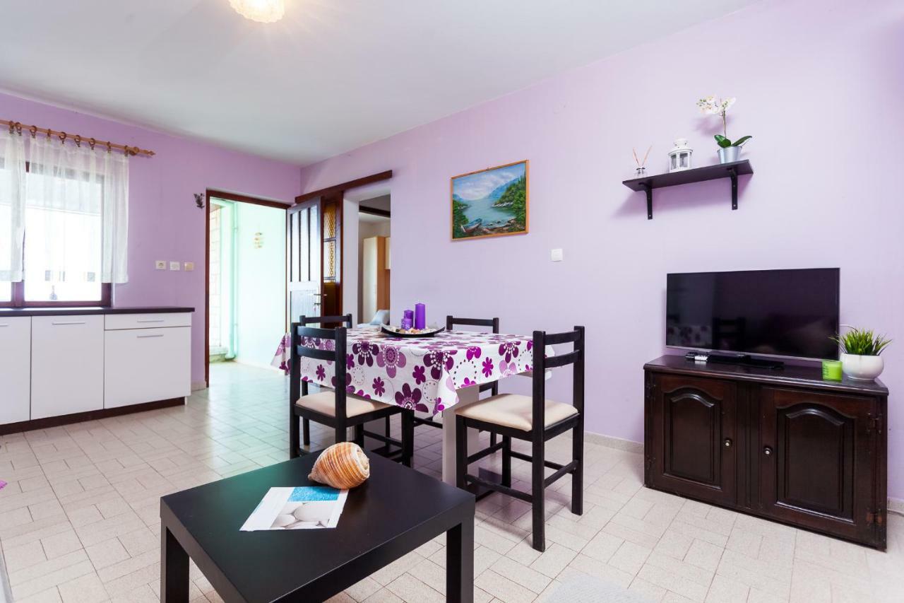 Apartments Dajna Vela Luka Bagian luar foto
