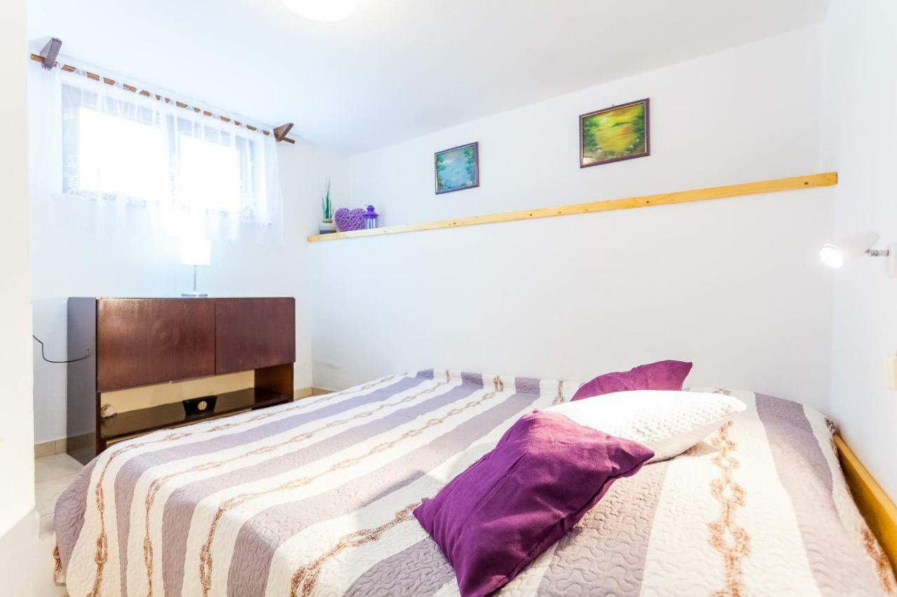 Apartments Dajna Vela Luka Bagian luar foto