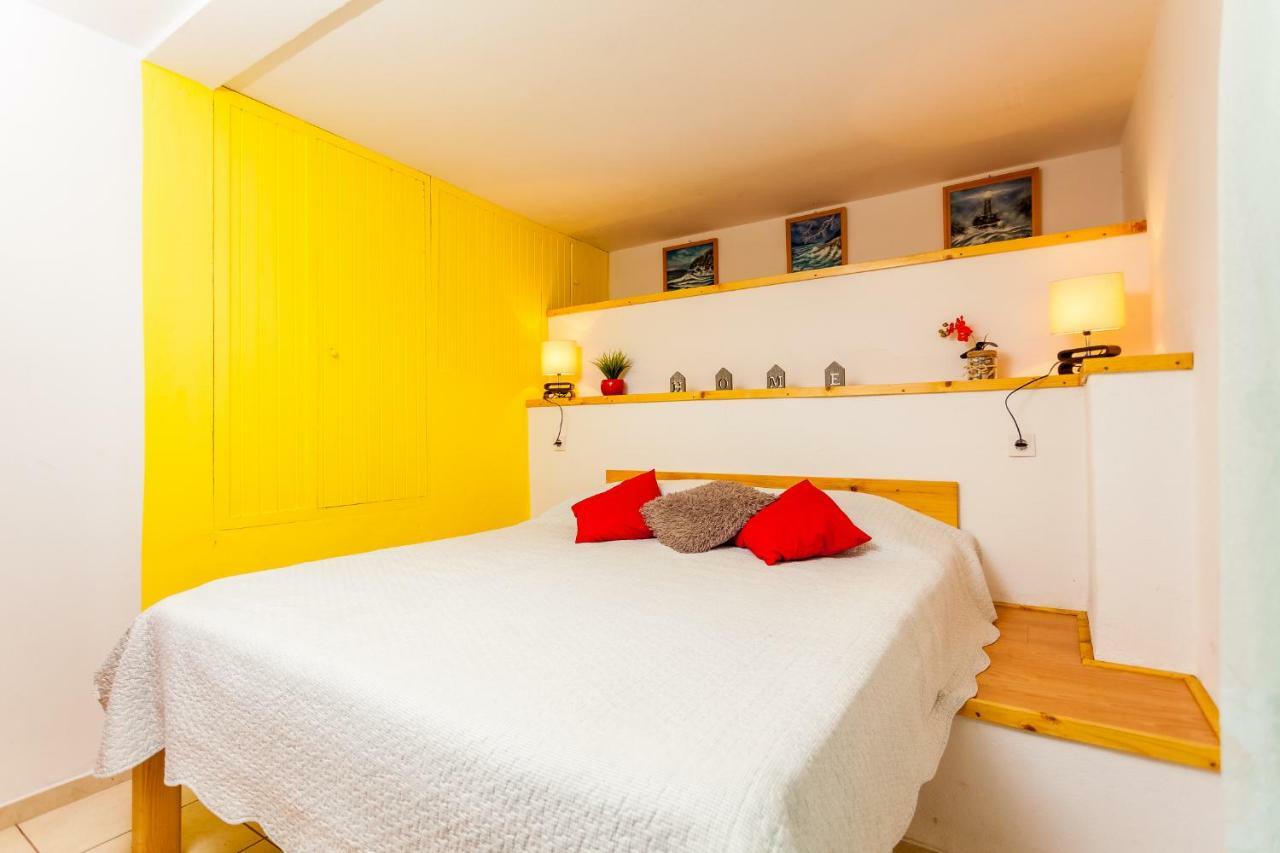 Apartments Dajna Vela Luka Bagian luar foto