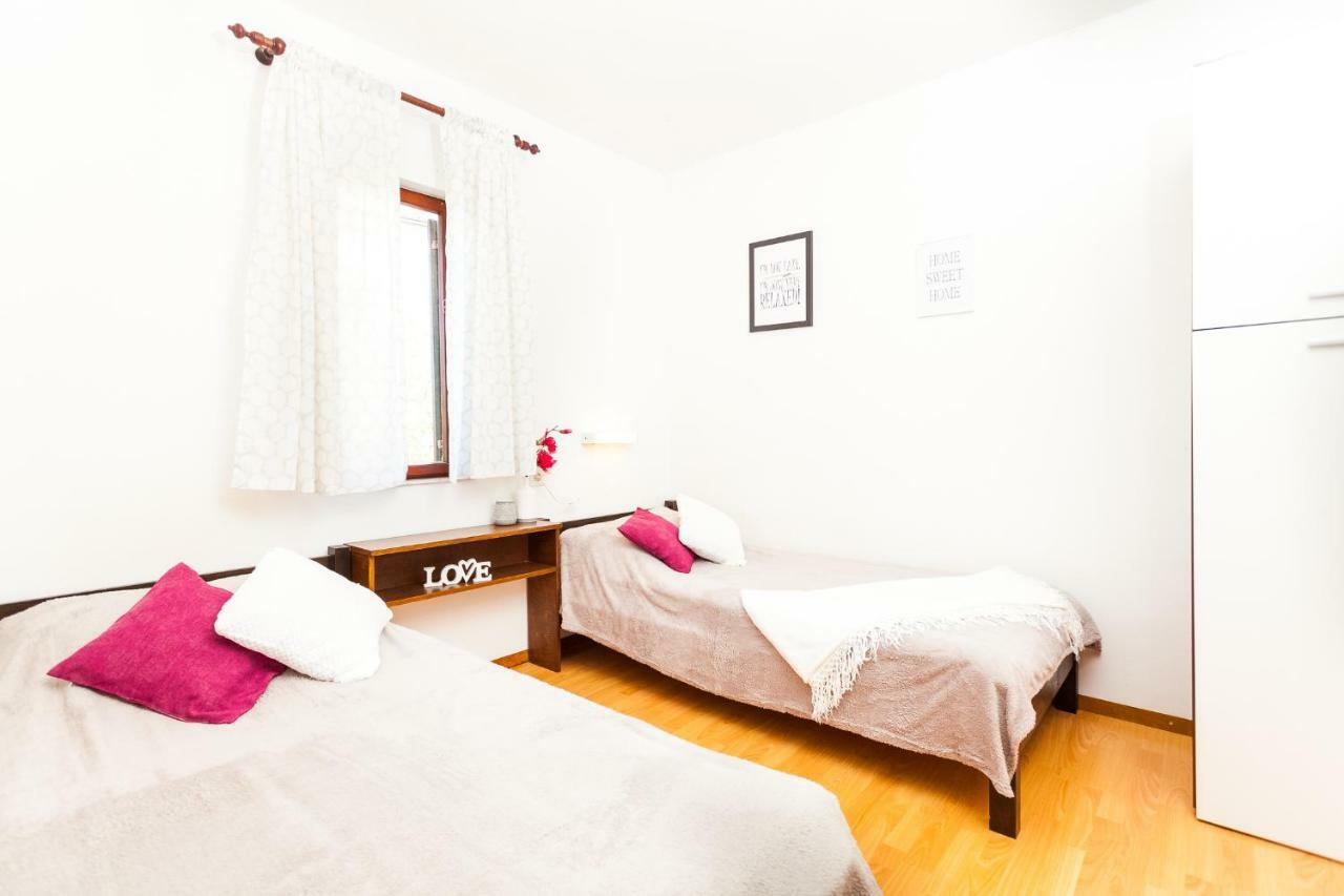Apartments Dajna Vela Luka Bagian luar foto